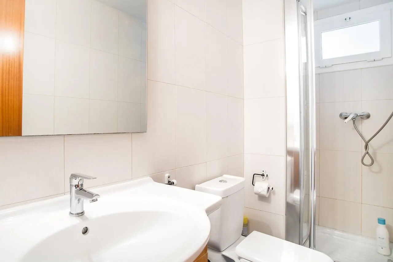 הוספיטלט דה יוברגאט Cozy Apartment With Splashes Of Color 0*, הוספיטלט דה יוברגאט