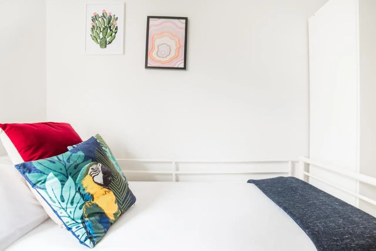 הוספיטלט דה יוברגאט Cozy Apartment With Splashes Of Color  הוספיטלט דה יוברגאט
