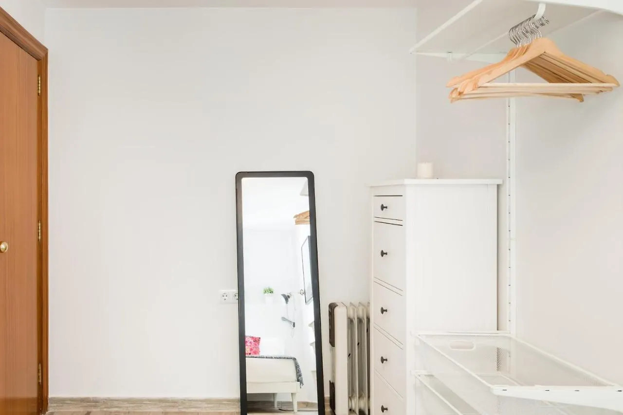 הוספיטלט דה יוברגאט Cozy Apartment With Splashes Of Color 0*, הוספיטלט דה יוברגאט ספרד